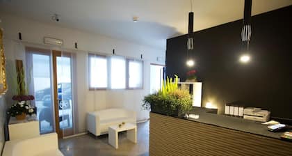 Aparthotel Lacroma