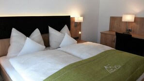 Standard Double Room, Balcony | Room amenity