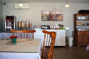 Free daily continental breakfast 