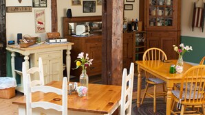 Dining - Pleasant View B&B (Bristol)