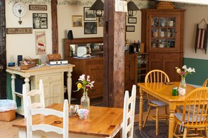 Dining - Pleasant View B&B (Bristol)