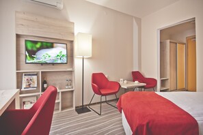 Coffres-forts dans les chambres, Wi-Fi gratuit, draps fournis