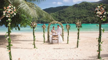 屋外結婚式場