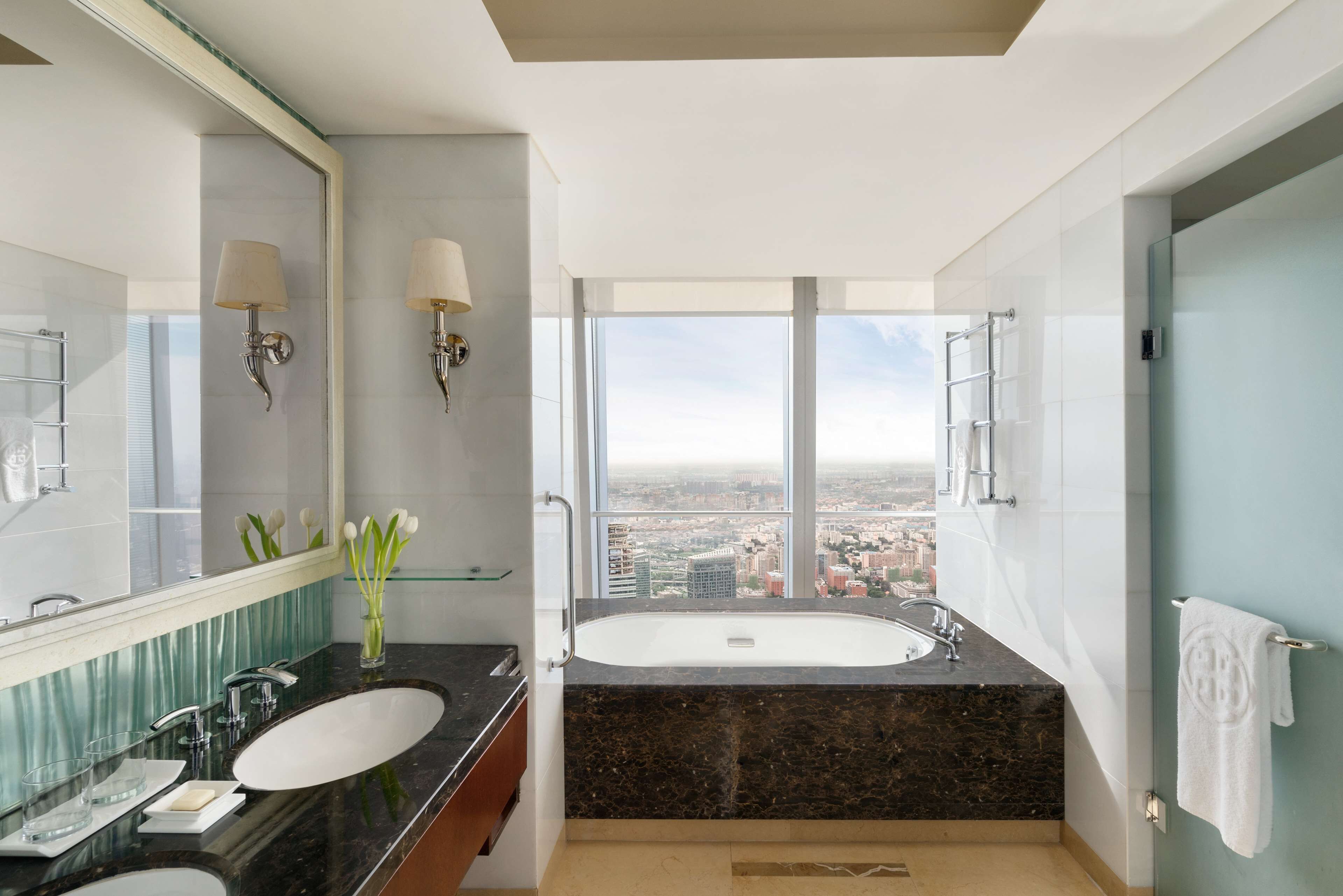 grand room, 1 double bed (grand) | bathroom | separate bathtub and shower, deep-soaking bathtub, rainfall showerhead