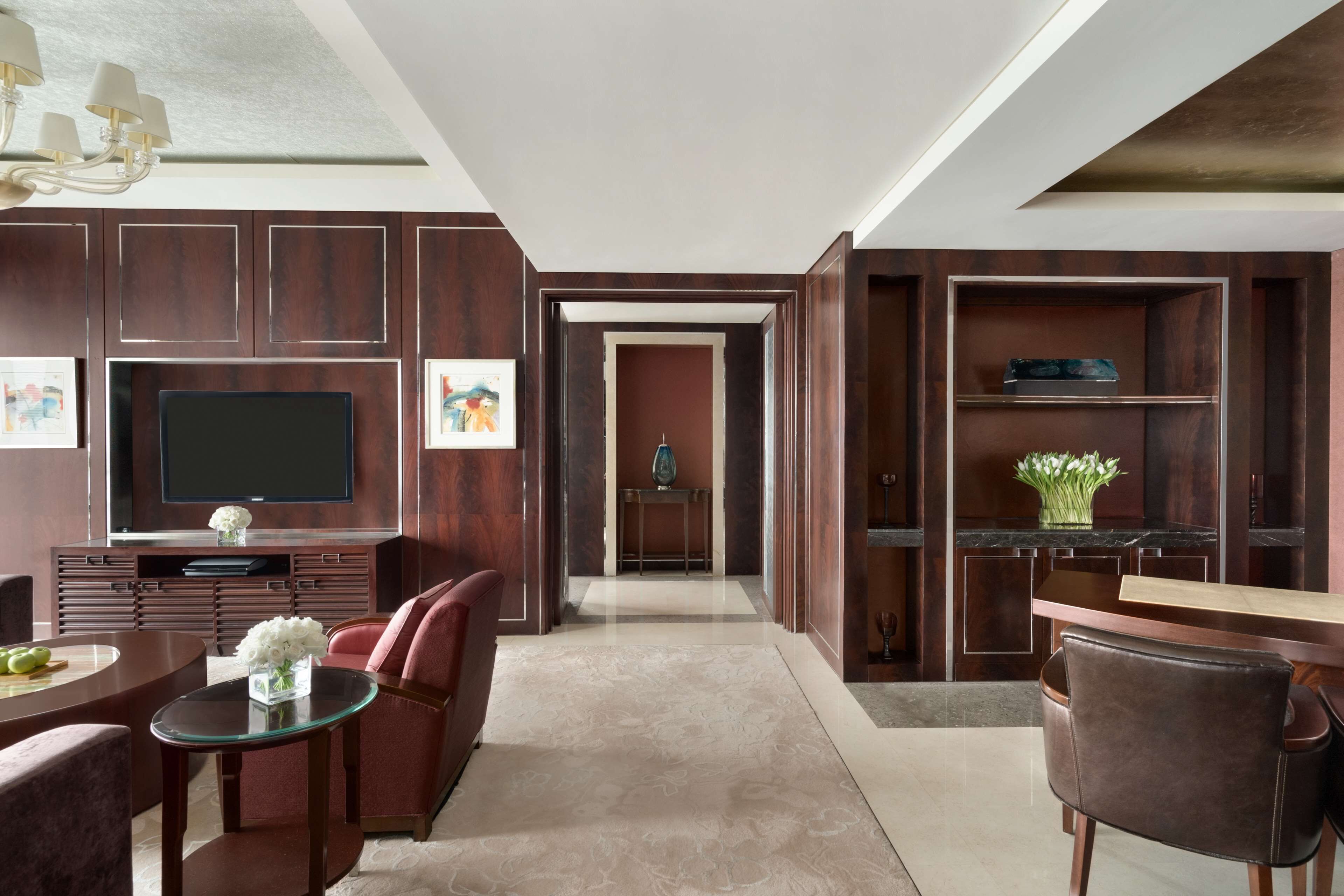 Presidential Suite, 1 King Bed | Down comforters, minibar, in-room safe, desk