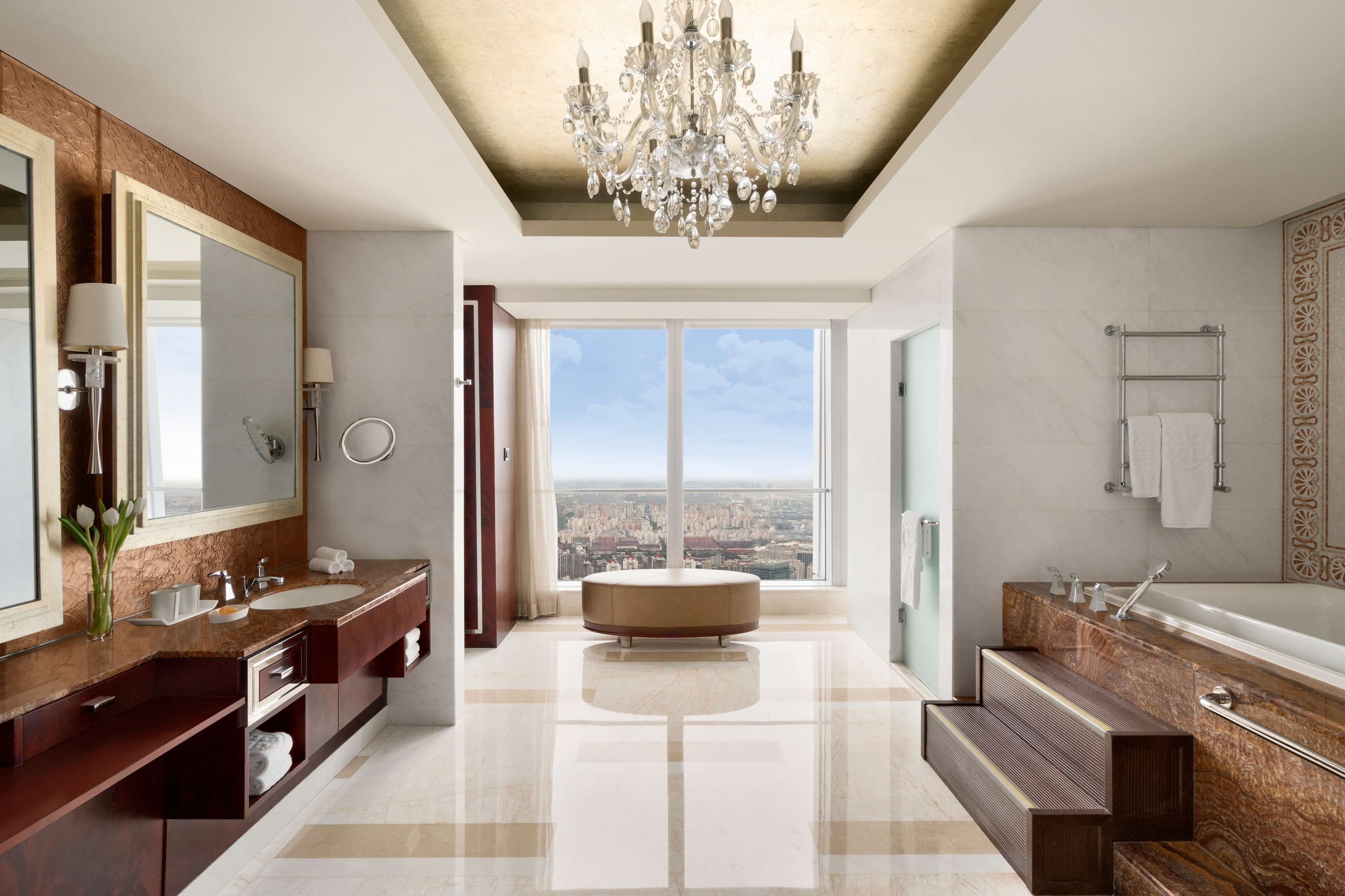 Suite présidentielle, 1 très grand lit | Salle de bain