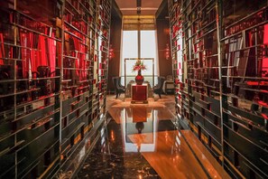 2 restaurants; breakfast, lunch and dinner served  - China World Summit Wing, Beijing (Beijing)