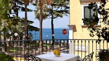3 restaurantes; se sirve desayuno, almuerzo y cena; cocina italiana