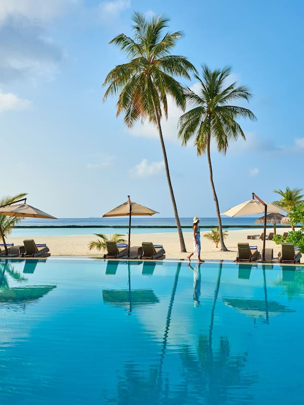 Outdoor pool, pool umbrellas, sun loungers