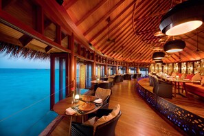 3 restaurants; breakfast, lunch, and dinner served - Constance Halaveli (Halaveli)