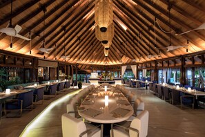 3 restaurants, spécialités Cuisine internationale