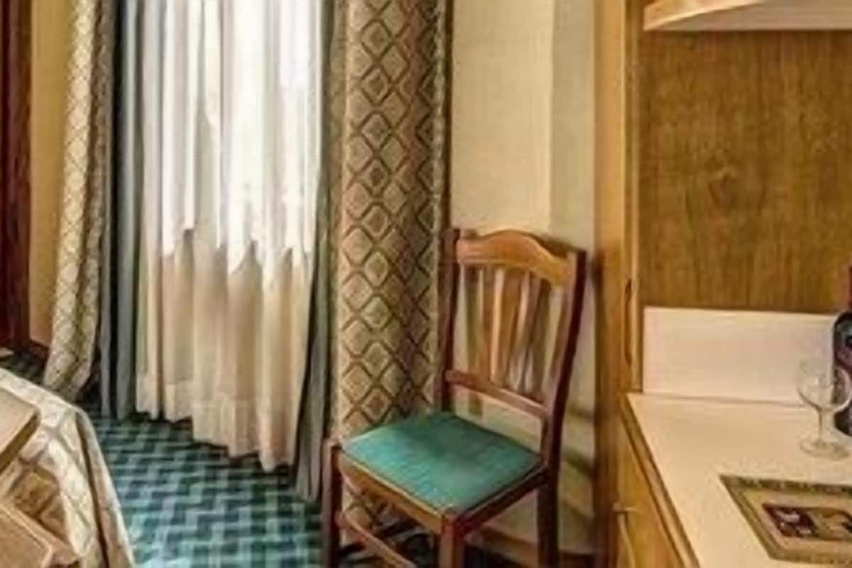Minibar, in-room safe, desk, blackout curtains