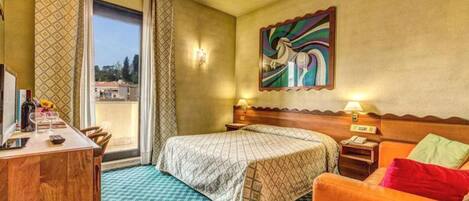 Camera Superior | Minibar, una cassaforte in camera, una scrivania, tende oscuranti