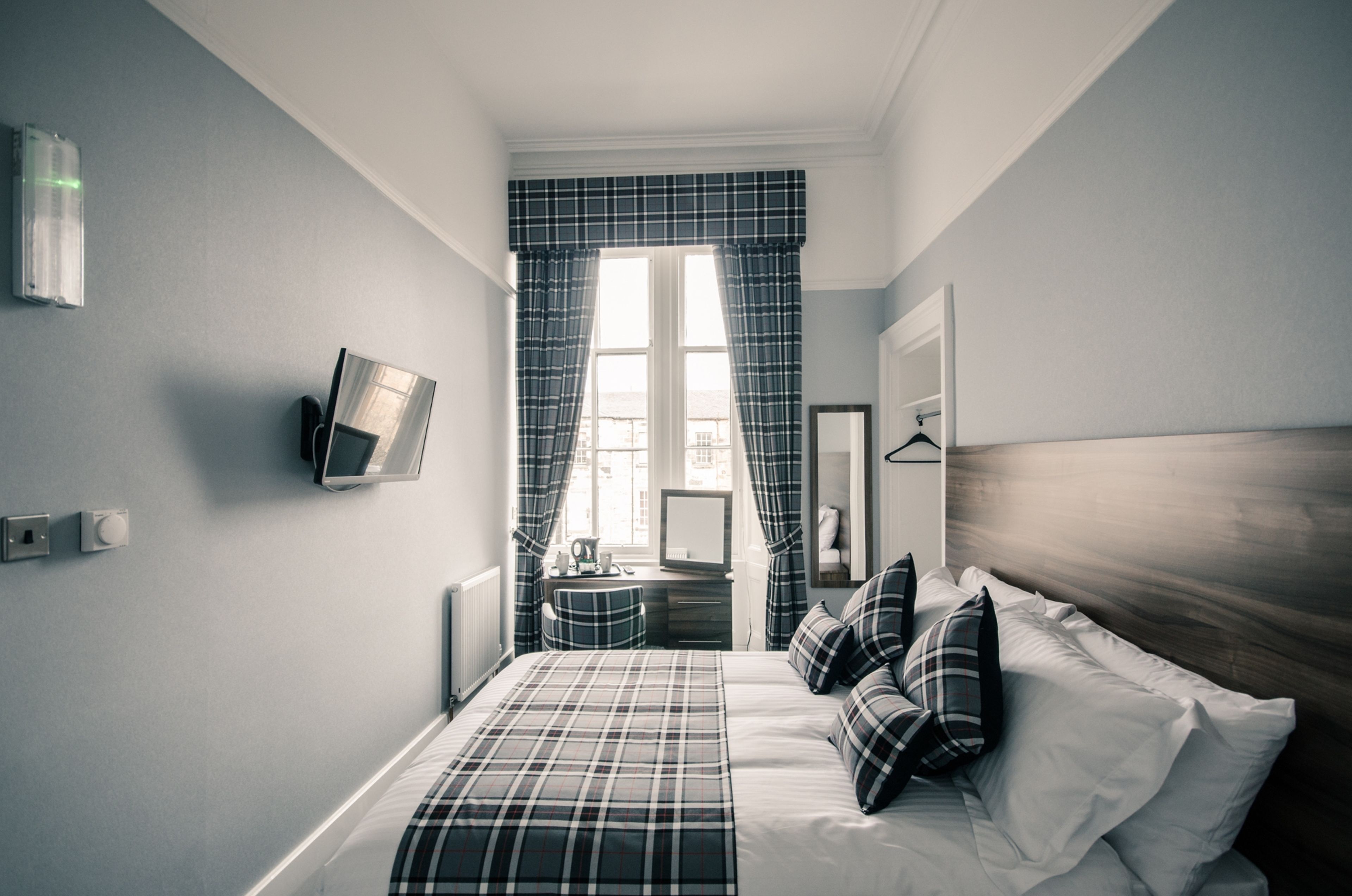 standard double room | desk, iron/ironing board, free wifi, bed sheets