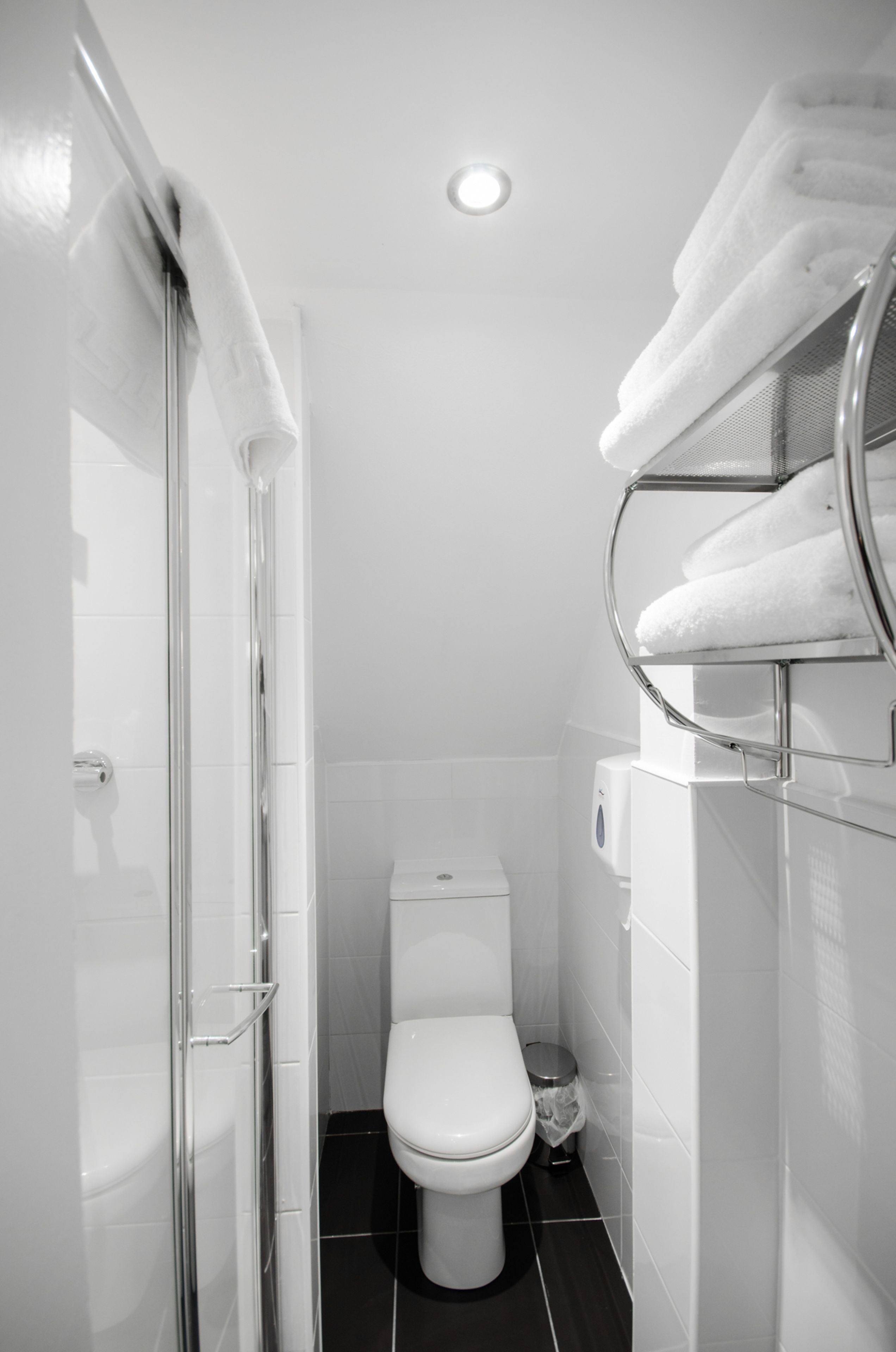 family room/twin room | bathroom | shower, hair dryer, towels