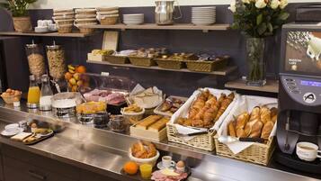 Café da manhã com buffet todos os dias (EUR 12 por pessoa)