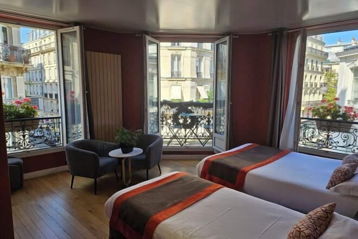 1 slaapkamer, een minibar, een kluis op de kamer, een bureau