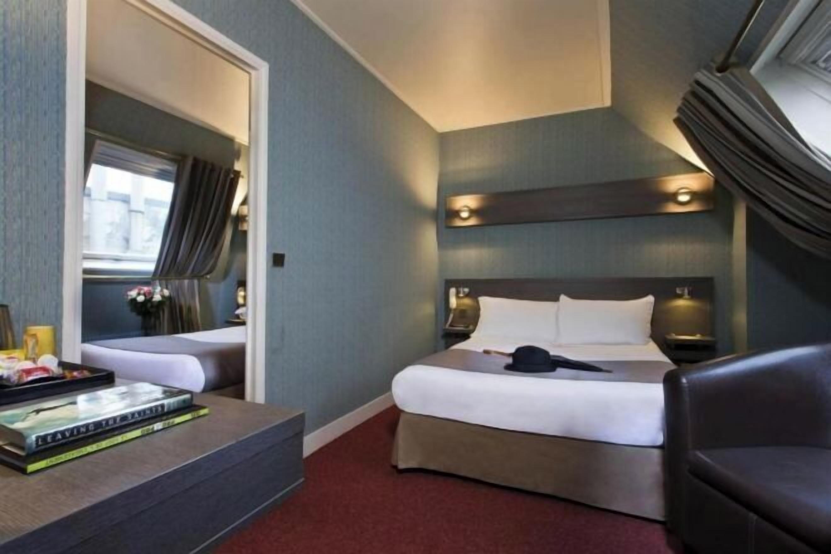 Minibar, in-room safe, desk, soundproofing