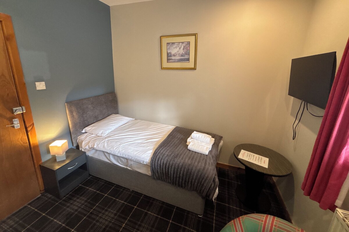 Chambre Simple, salle de bains commune