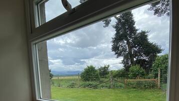 Chambre Simple, salle de bains commune | Vue sur le jardin