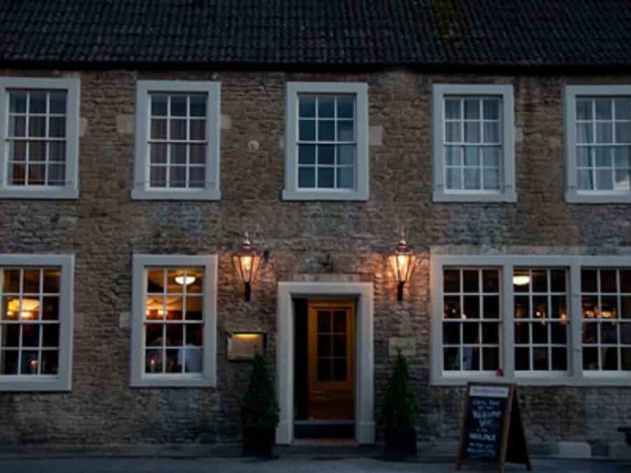 Fassade der Unterkunft – Abend/Nacht