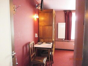 Egyptinpuuvillaiset lakanat, allergiatestatut vuodevaatteet, työpöytä