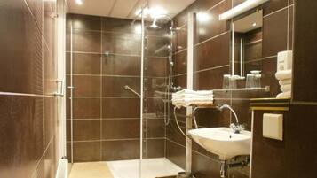Shower, towels