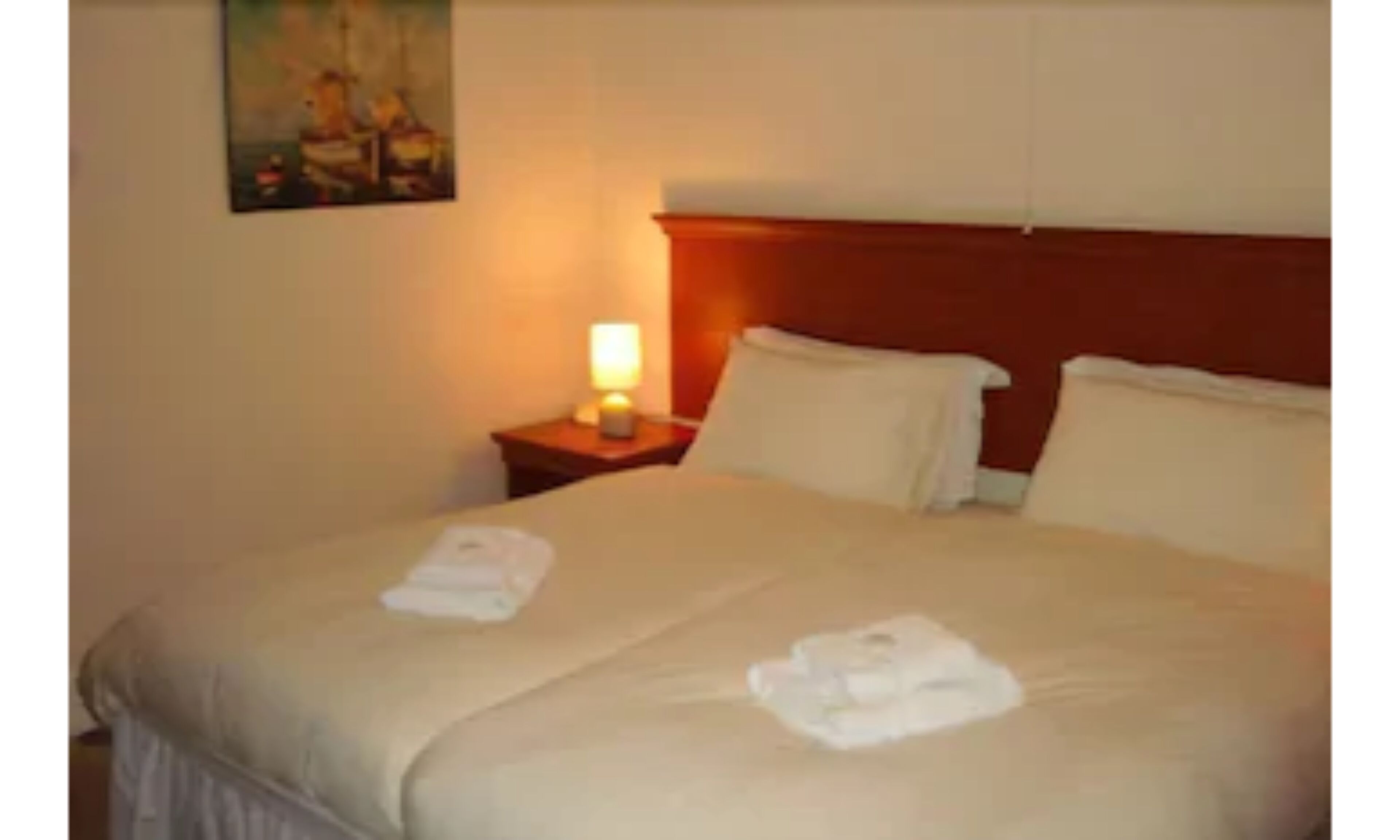 1 bedroom, desk, iron/ironing board, cots/infant beds