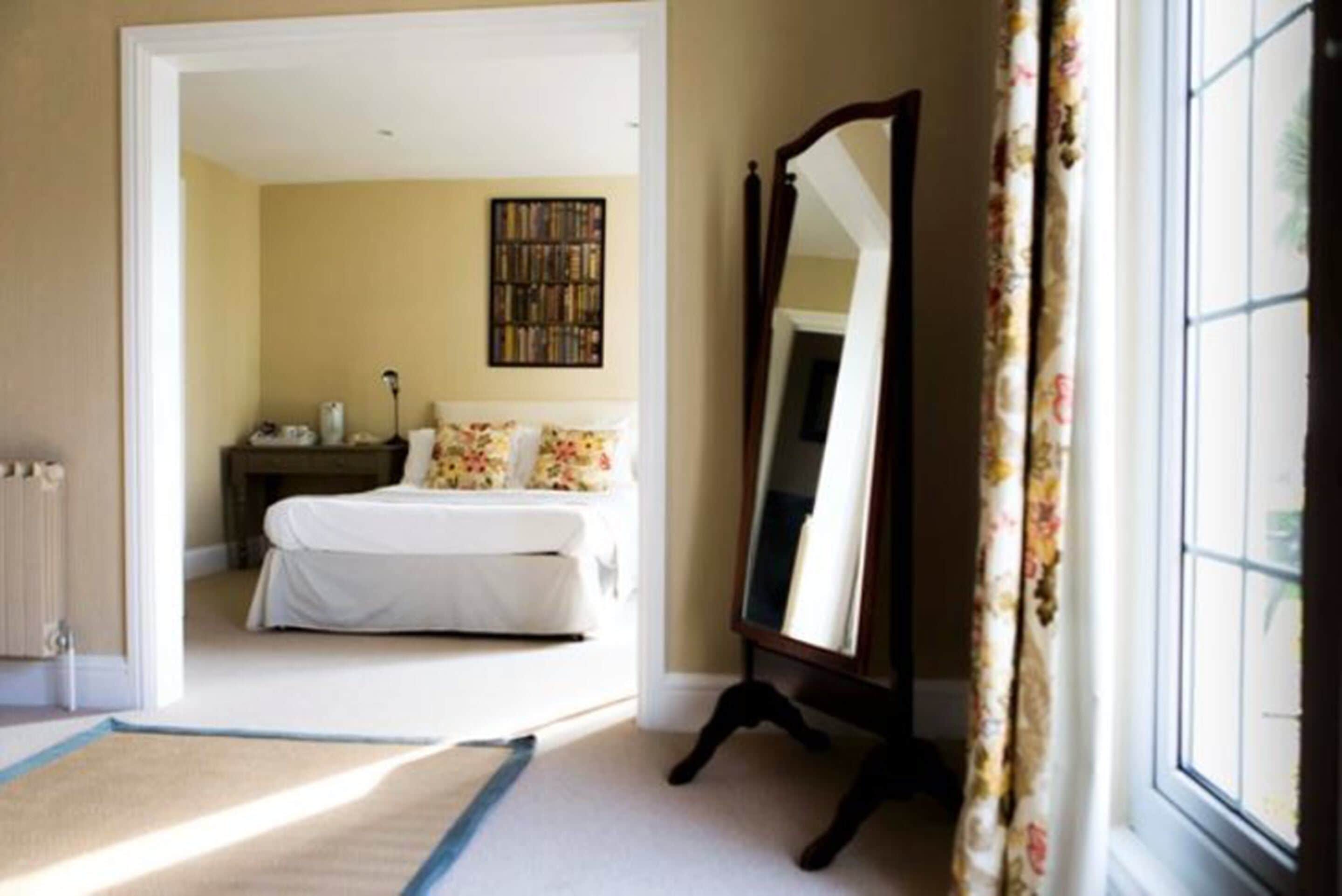 standard suite | 1 bedroom, desk, iron/ironing board, cots/infant beds