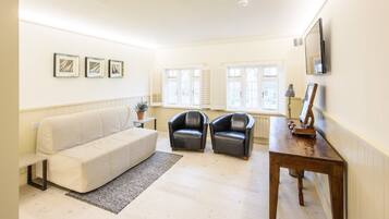 Desk, iron/ironing board, cots/infant beds, free WiFi