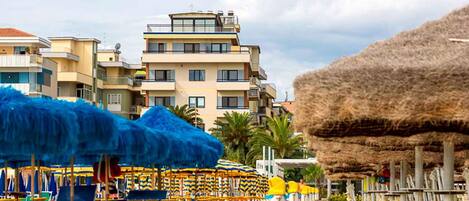 Solsenger og parasoller