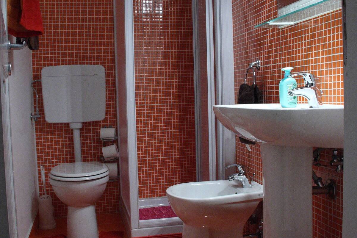 Double Room (Red) | Bathroom