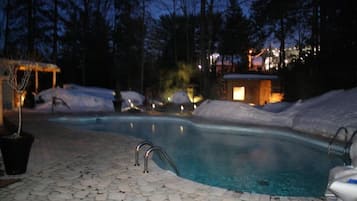 Outdoor pool, a heated pool, open 8:00 AM to 11:00 PM, sun loungers