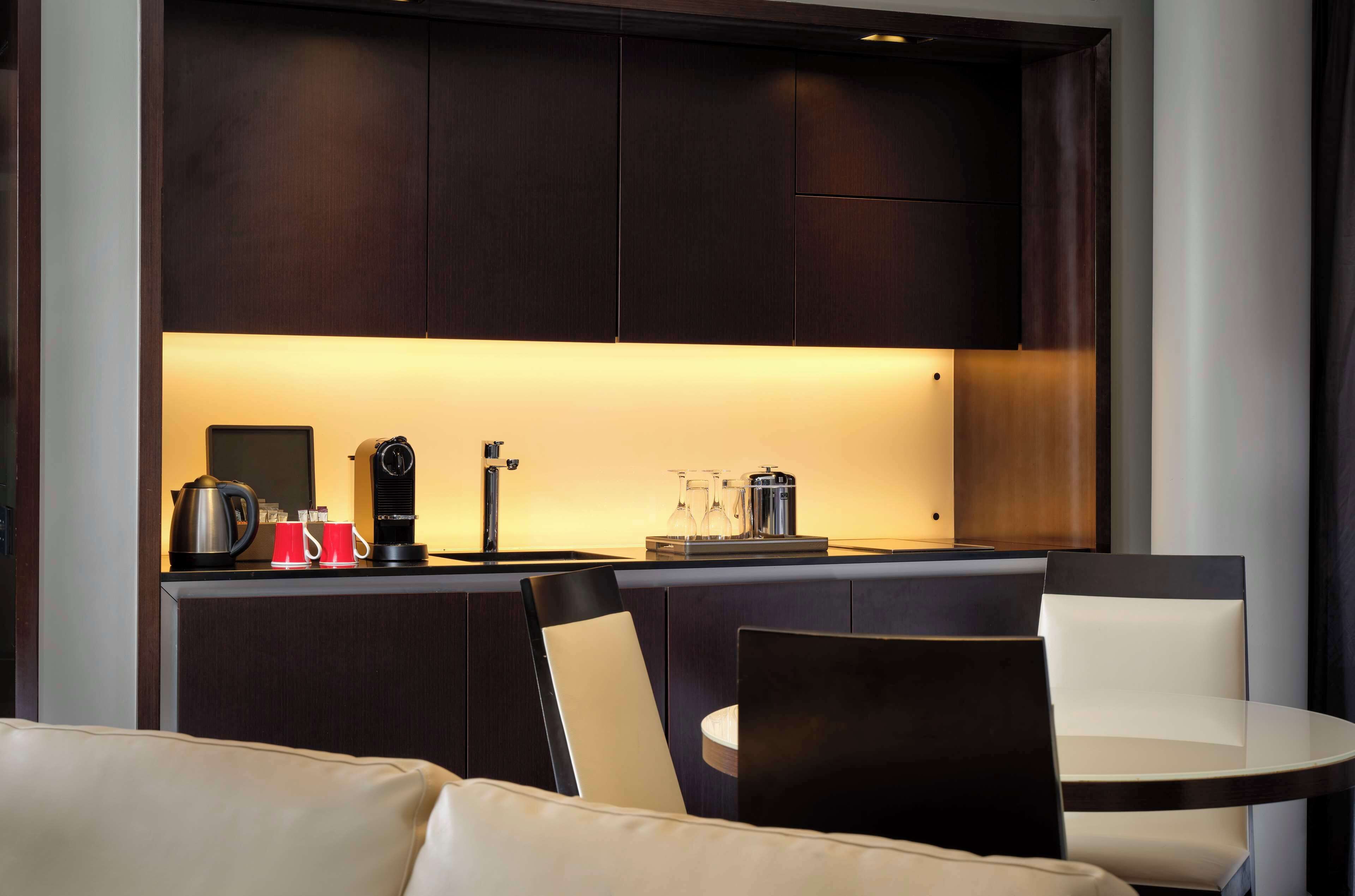 埃及棉床单、高档床上用品、记忆海绵床垫、迷你吧