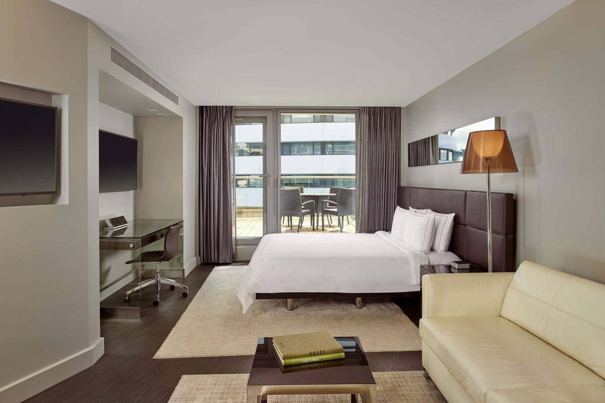 egyptian cotton sheets, premium bedding, memory-foam beds, minibar