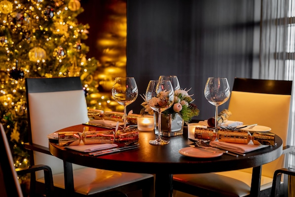 2 Restaurants; Frühstück, Mittagessen und Abendessen werden serviert