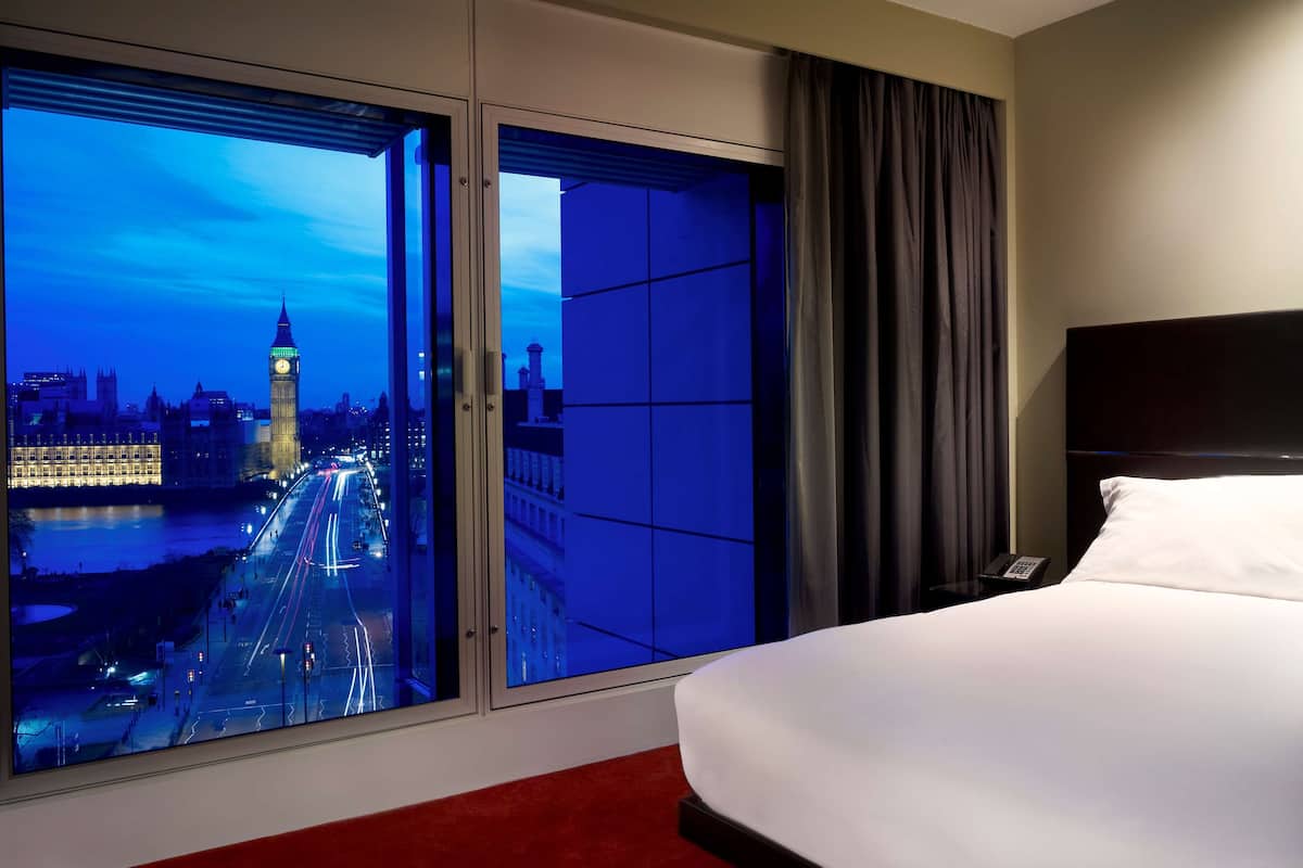 suite, 1 king bed (big ben view - 1 bedroom) | egyptian cotton sheets, premium bedding, memory-foam beds, minibar