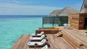 Couples treatment rooms, sauna, hot tub, steam room, body treatments