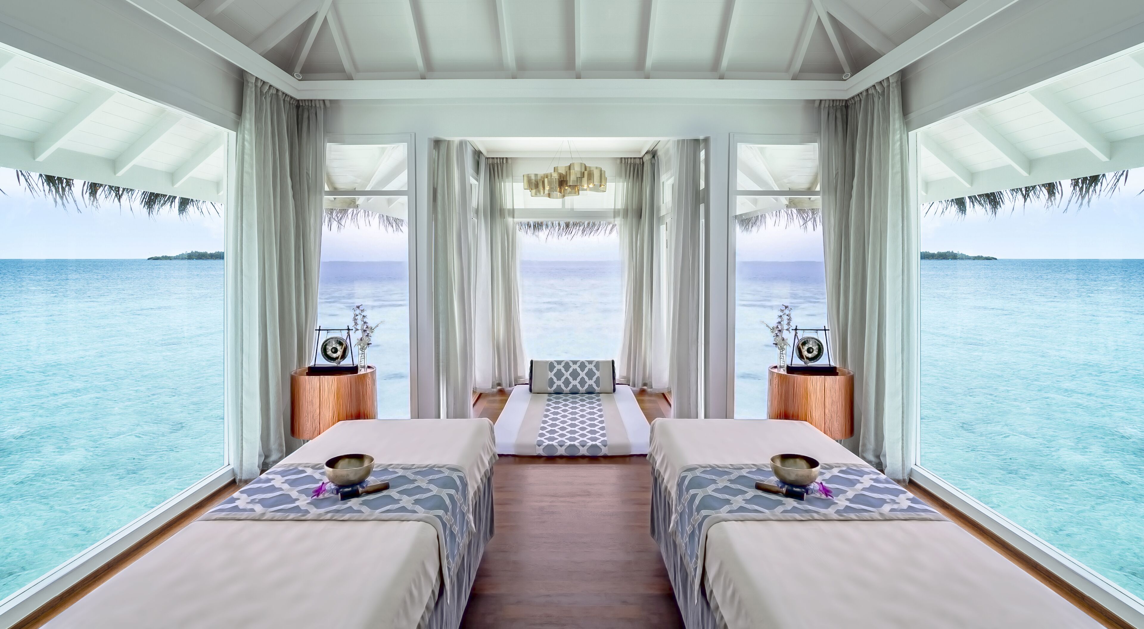 Couples treatment rooms, sauna, hot tub, steam room, body treatments