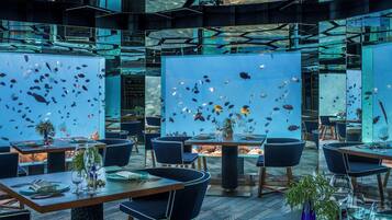 Khu ăn uống