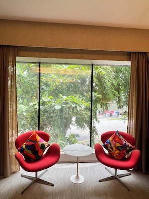 1 bedroom, in-room safe, desk, blackout curtains
