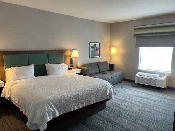 Värdeförvaringsskåp på rummet och strykjärn/strykbräda