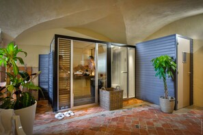 Sauna, hot tub, steam room - Hotel Golf Chateau de Chailly (Chailly-sur-Armancon)