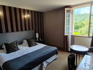 高級客房 (Prestige) | 高級寢具、迷你吧、客房內保險箱、獨特裝潢