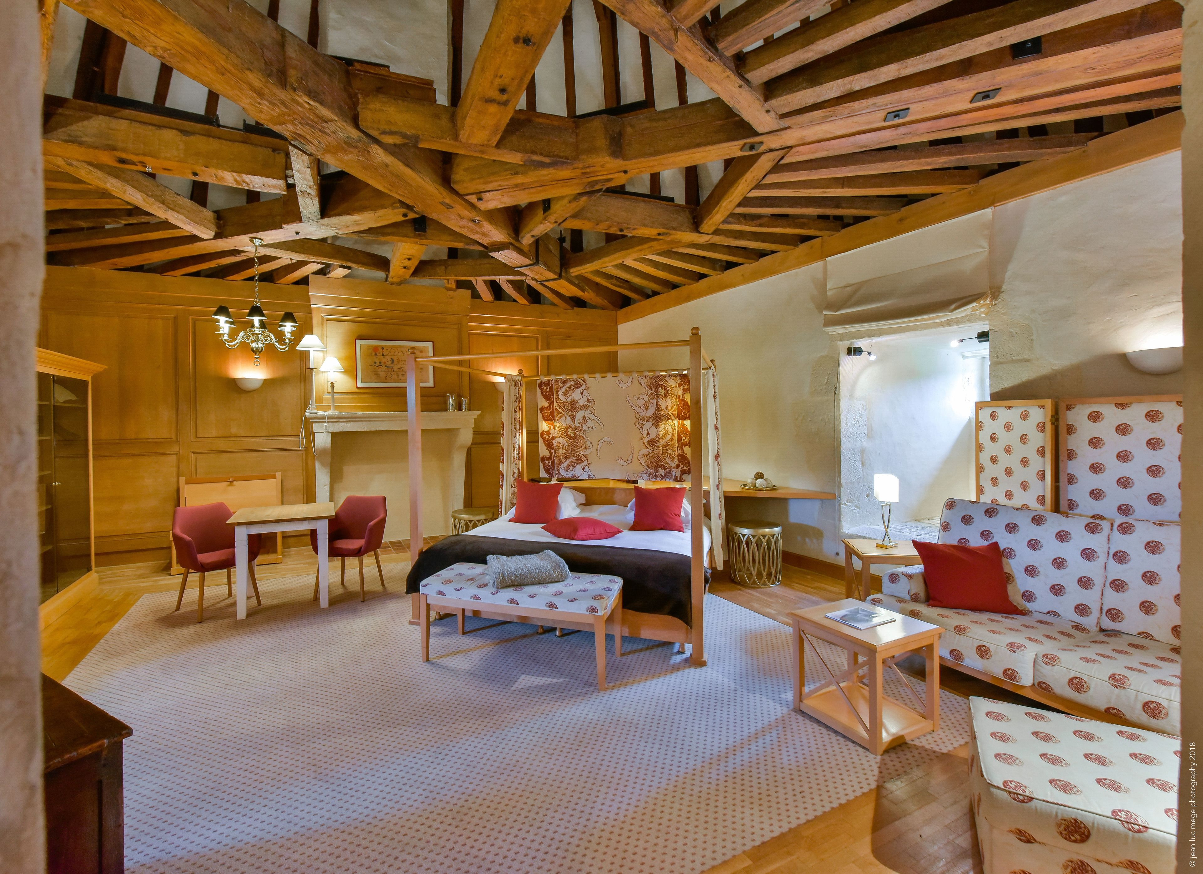 1 bedroom, premium bedding, minibar, in-room safe