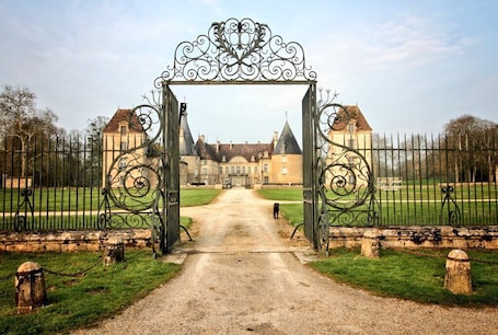 Point of interest. Hotel Golf Chateau de Chailly