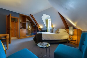 Ropa de cama de alta calidad y minibar