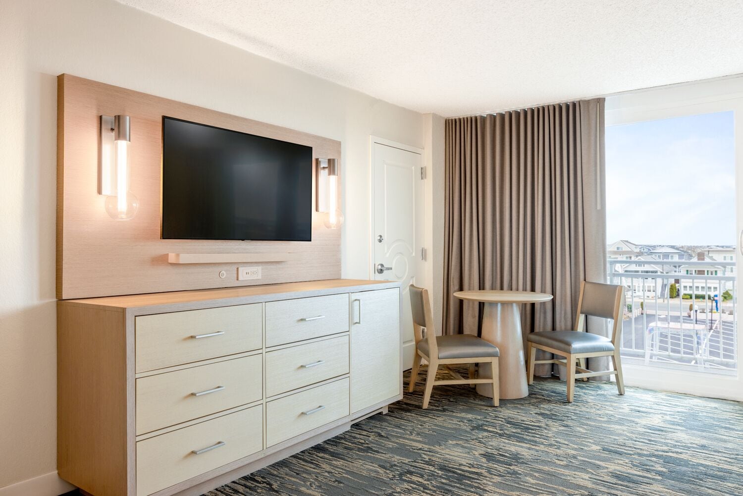 superior room, 1 king bed, city view | 1 bedroom, premium bedding, in-room safe, iron/ironing board