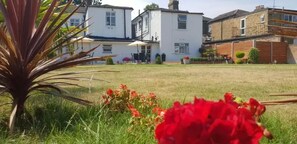 숙박 시설 구내