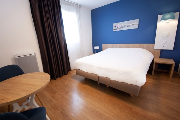 Double Bed Studio | In-room safe, desk, iron/ironing board, free cots/infant beds